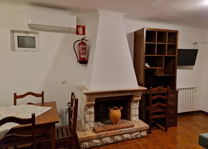 Casa Dos Santos Alojamento - Guest House